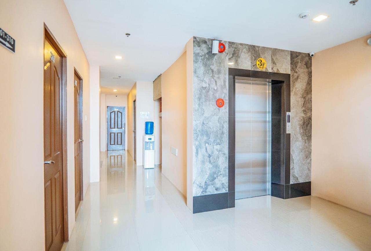 Reddoorz Plus @ Hotel Platinum Occidental Mindoro San Jose  Exterior foto