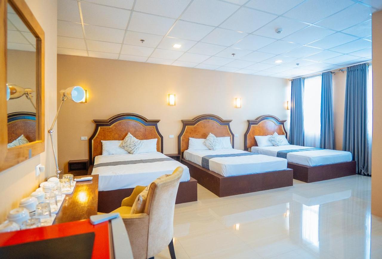 Reddoorz Plus @ Hotel Platinum Occidental Mindoro San Jose  Exterior foto